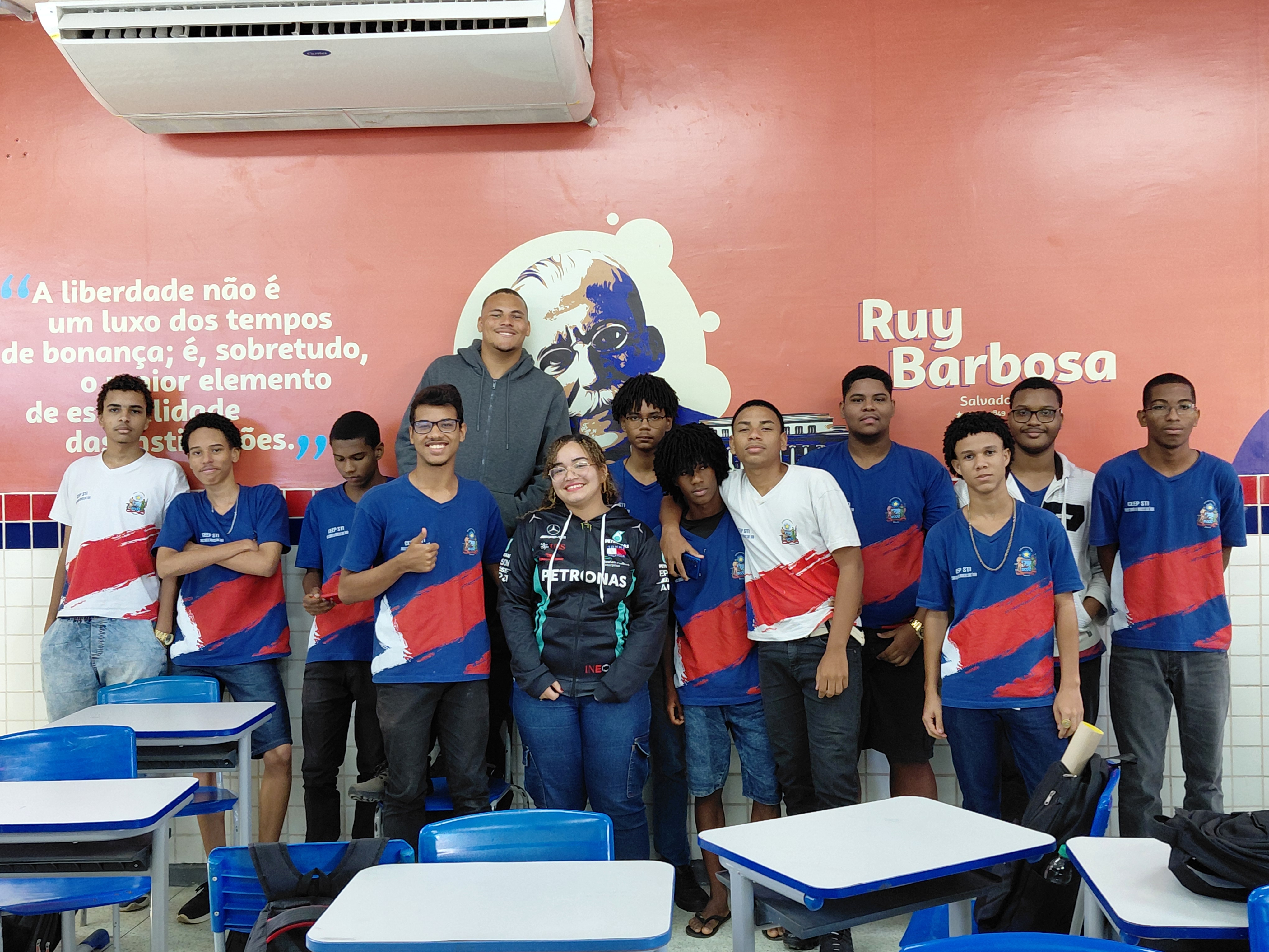 Foto Oficial da Turma do 2&ordm; Ano de Inform&aacute;tica